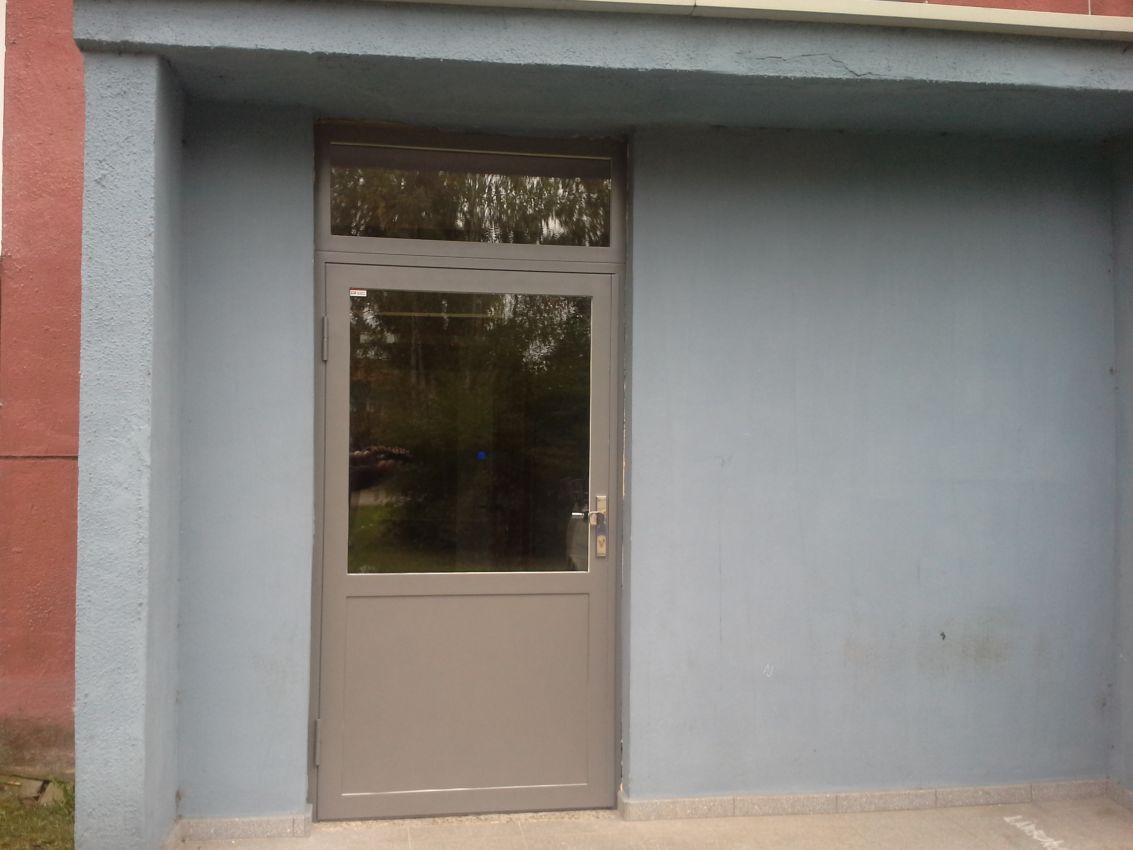 OCELOVE-DVERE-VYRKOV